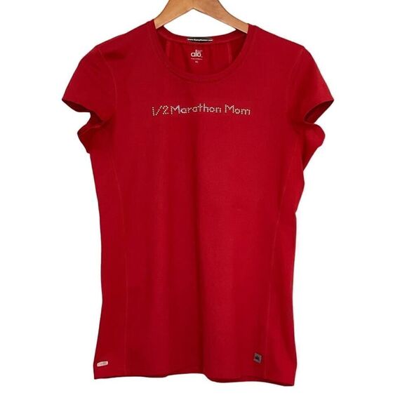 Alo Yoga Coolfit Crewneck Shirt Top 1/2 Marathon Mom Embellished Runner Size XL - Picture 10 of 10